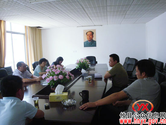 市委政研室阮石平一行到攸县槚山乡调研创新社会管理工作