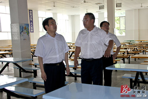 黄诗燕：抓教育就是抓经济，抓教育就是抓未来