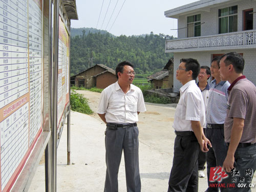 许志汉到东风乡调研指导工作