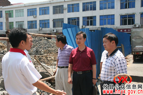 市长助理余明刚一行来攸县督查调研农贸市场建设等工作