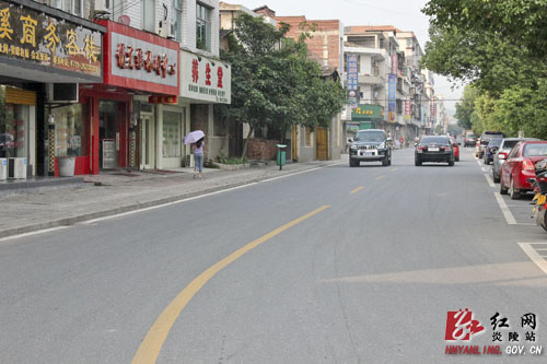 图片新闻：炎陵县城辛勤的环卫工人