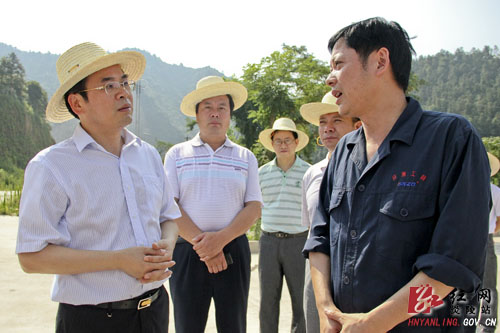 黄诗燕：加快生态工业园区建设推进新型工业化进程