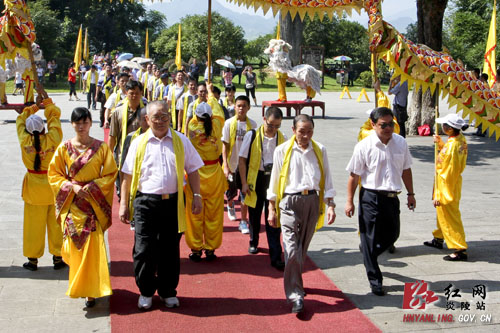广州花都（国际）珠宝商会来炎帝陵祭祖