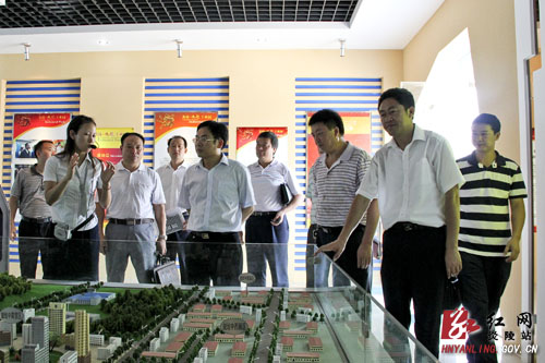 黄诗燕：加快生态工业园区建设推进新型工业化进程
