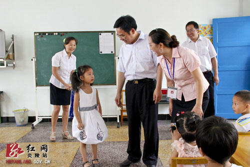 黄诗燕：抓教育就是抓经济，抓教育就是抓未来