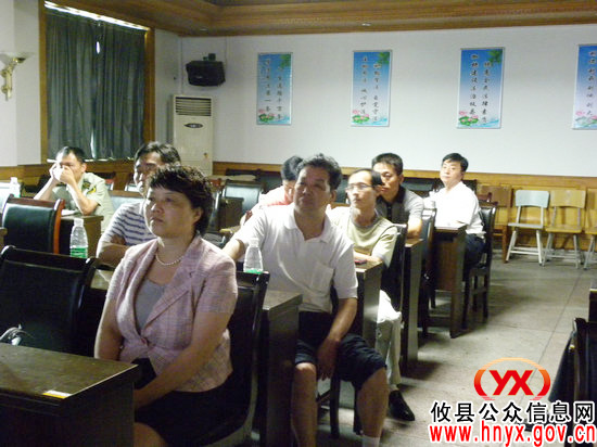 谈湘旭参加收看全国中小学校舍安全工程视频调度会