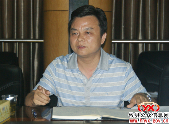 胡湘之一行到县环保局专门听取工作情况汇报