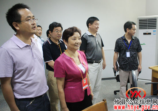 政协攸县委员会组织部分市、县政协委员视察卫生工作