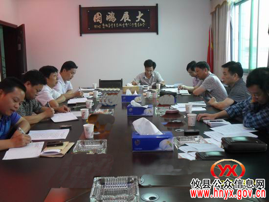 毛春良在新市镇主持召开乡镇片区人大工作半年总结会