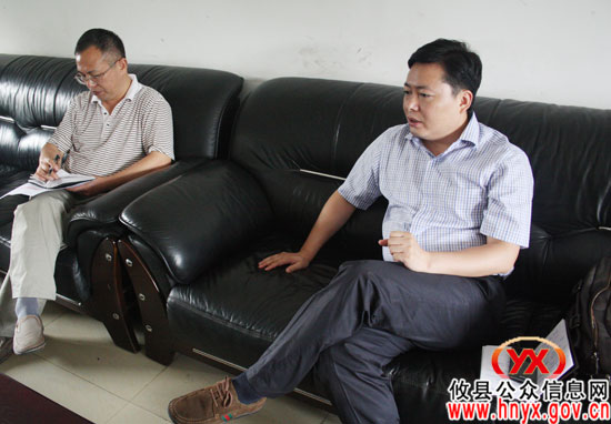 熊炜在上云桥镇督查“新农保”工作时强调要“三个确保”