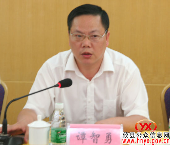 市城乡环境卫生整洁行动考评组来攸县检查考评