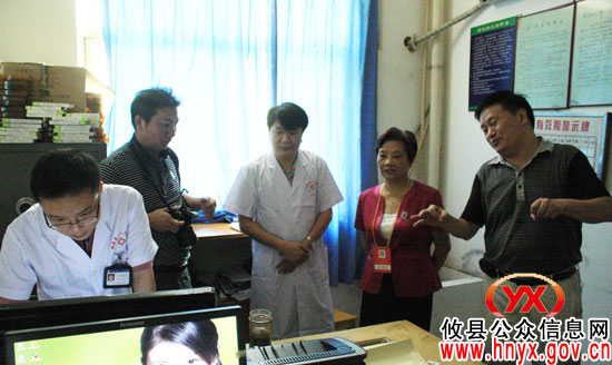 政协攸县委员会组织部分市、县政协委员视察卫生工作