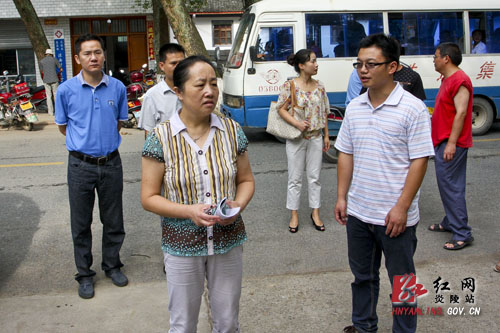 市城乡环境卫生整洁行动考评组来炎检查指导城乡环卫工作