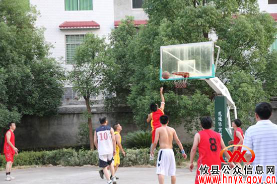 攸县国土资源局与鸾山政府机关举行篮球友谊赛