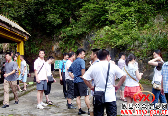 中元节，攸县白龙洞迎来醴陵一支骑摩托车队