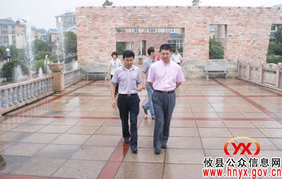 安仁县组团来攸县考察城乡环境卫生整洁行动