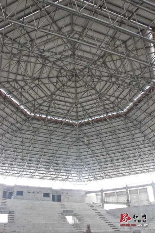 图片新闻：建设中的县文体中心