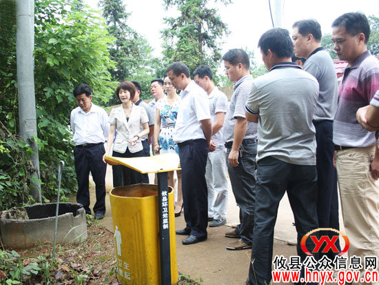 浏阳市委周春晖率枨冲镇镇村干部来攸县考察城乡环卫整治