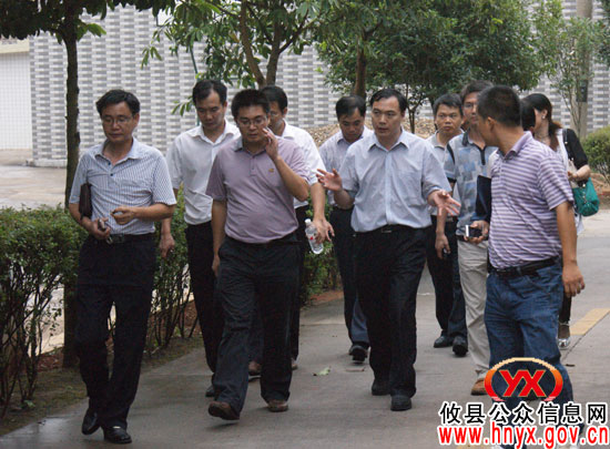 岳阳县组团来攸县考察城乡环境卫生整治工作