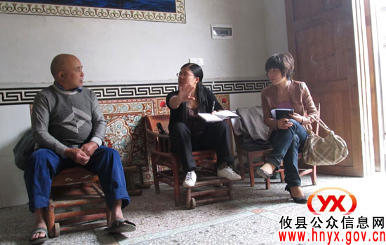 攸县石羊塘镇组织部分人大代表督查村级“洁净行动”