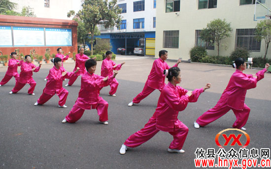 攸县老年体协与水利局联合组织老年人三项运动汇报表演