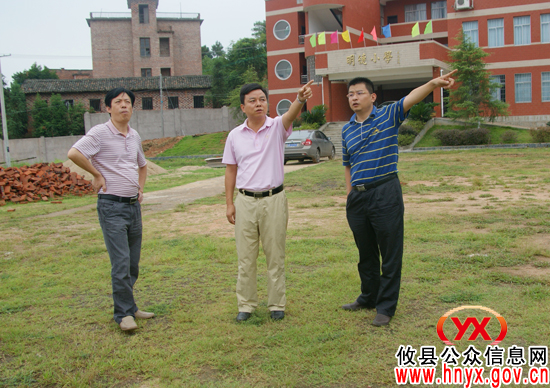 胡湘之在丫江桥镇视察工作时要求强化“四个意识”