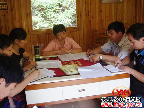 省人口计生委副主任易露茜一行来攸县调研专项工作