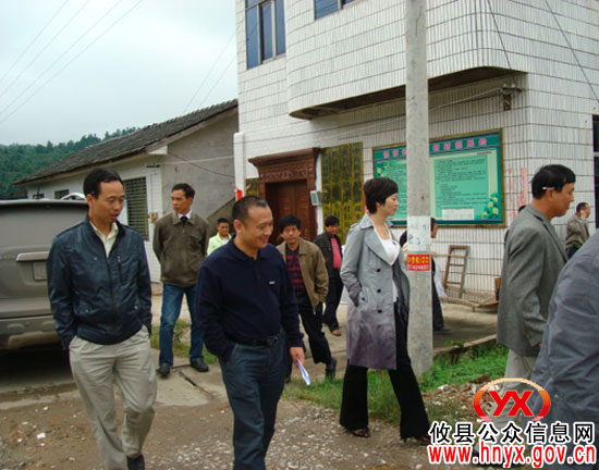 攸县柏市镇对村级三季度“洁净行动”进行考核
