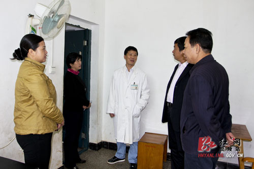 县政协开展医卫工作情况专题视察活动