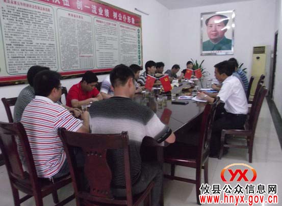 唐卫湘一行到鸭塘铺乡调研指导工作