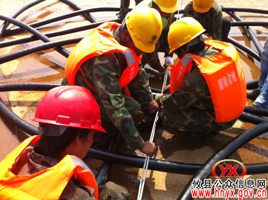 全市首条跨湖水底电缆在酒仙湖铺设成功
