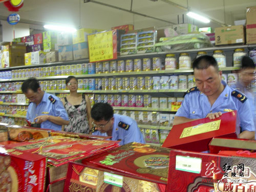 县工商局开展中秋节月饼市场专项整治行动