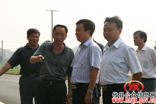 胡湘之视察S315攸县段时要求“三加快”和“两加强”
