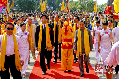 辛卯年炎帝陵祭祖大典在炎陵县隆重举行