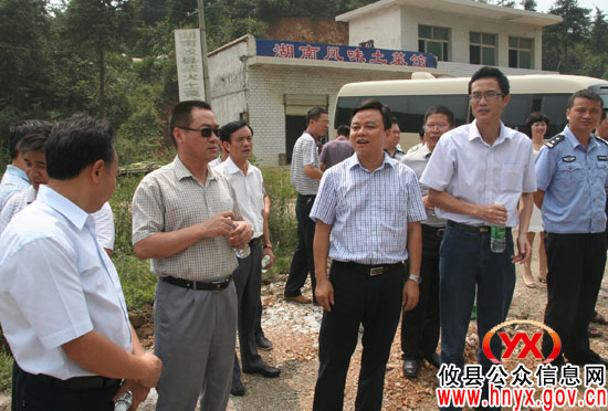 胡湘之视察S315攸县段时要求“三加快”和“两加强”