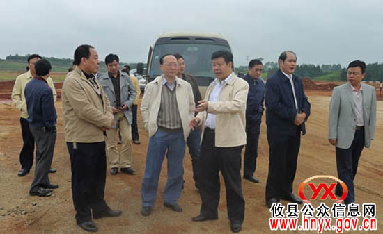 省政协副主席王汀明一行到攸县网岭镇视察工作
