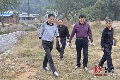 龙志华：全力支持中小企业创业园