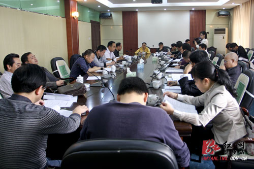 龙志华：全力支持中小企业创业园