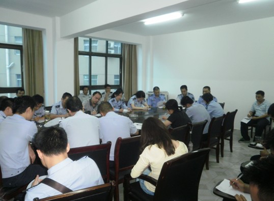芦淞城管认真学习市十一次党代会精神