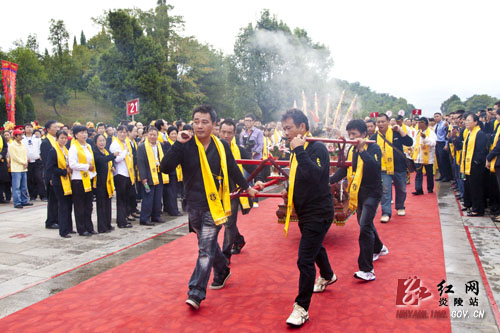 辛卯年海峡两岸炎帝神农祭祀大典隆重举行