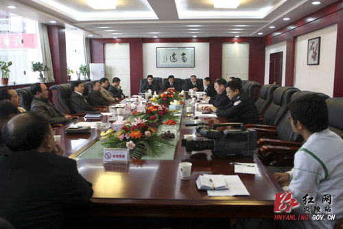 黄诗燕：狠抓政法工作 全力打造和谐稳定新环境