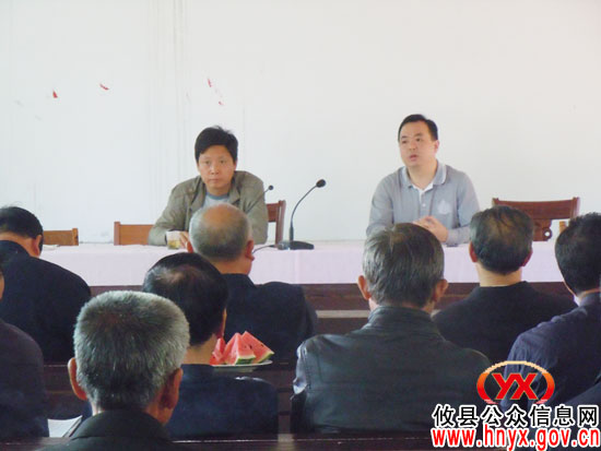 攸县酒埠江镇召开离退休老干部座谈会