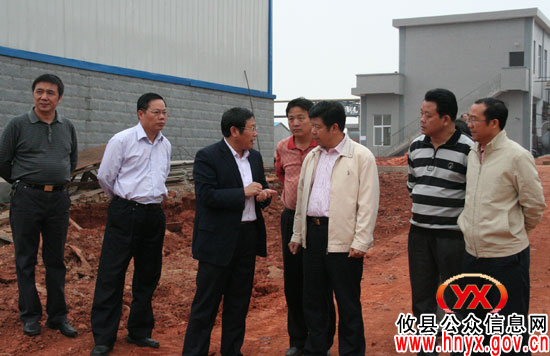 邝邹飞一行到攸州工业园视察指导工作