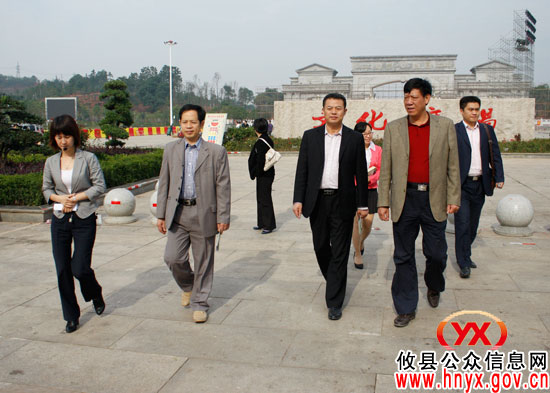 洞口县许又龙一行来攸县考察城乡环境治理工作