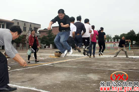 攸县广大干群多形式庆祝中华人民共和国62岁华诞