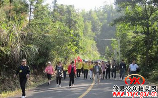 攸县总工会组织“穿越酒仙湖，朝拜宝宁寺”活动