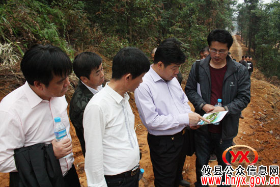 邝邹飞一行到酒仙湖风景区视察“攸女仙境”建设