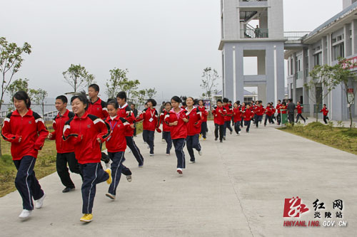 我县再次举行一年一度防空警报试鸣暨疏散演练