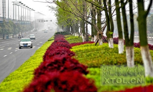 [湘潭日报]大篇幅推介株洲城市管理/图