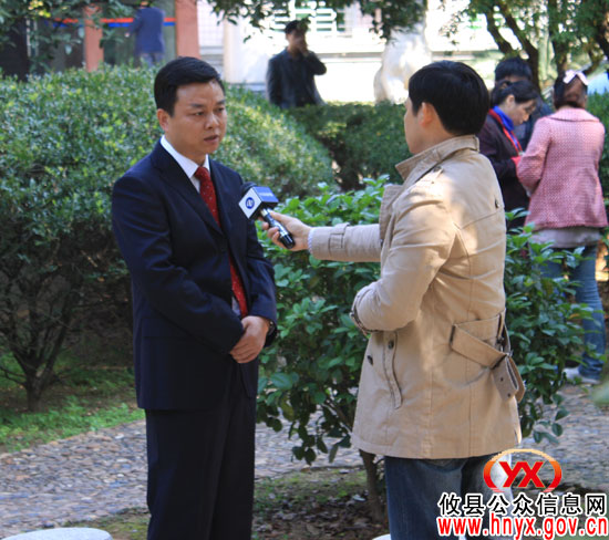 胡湘之接受市广电系统5家媒体集体采访